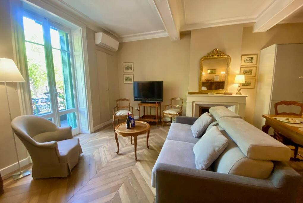 L'Historien - Avec Balcon Coeur De Nimes Apartment Exterior photo